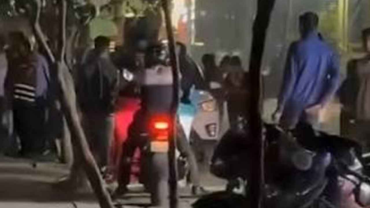 చీకటి పడితే భయం..భయం