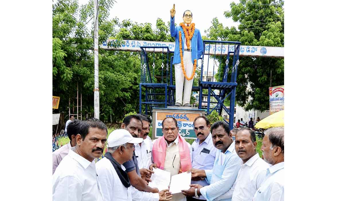 Korutla | సస్పెండ్ చేసిన కోరుట్ల ఎస్ఐని విధుల్లోకి తీసుకోవాలని పలువురి వినతి