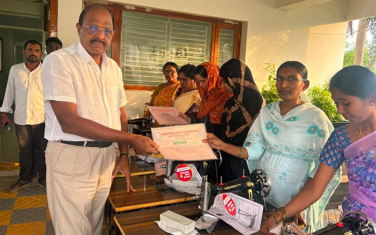 ‘మహిళలు ఆర్థికంగా ఎదగాలి’