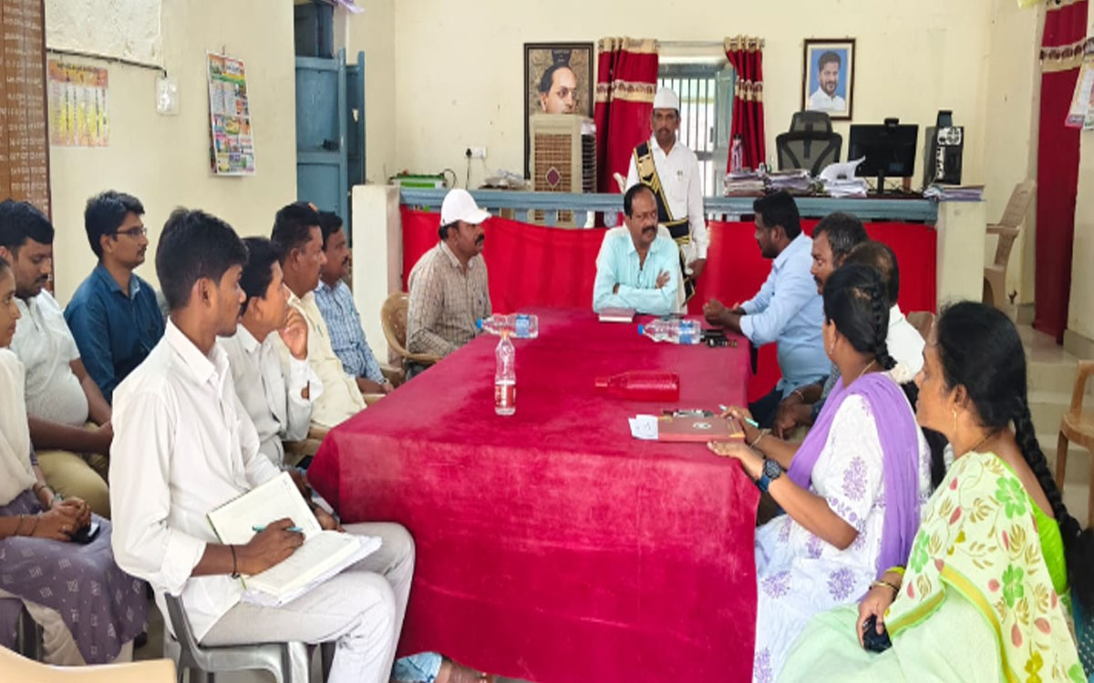 ‘మీ సేవ’ కేంద్రాల్లో నిబంధనలు ఖచ్చితంగా పాటించాలి : అదనపు కలెక్టర్ వేణుగోపాల్