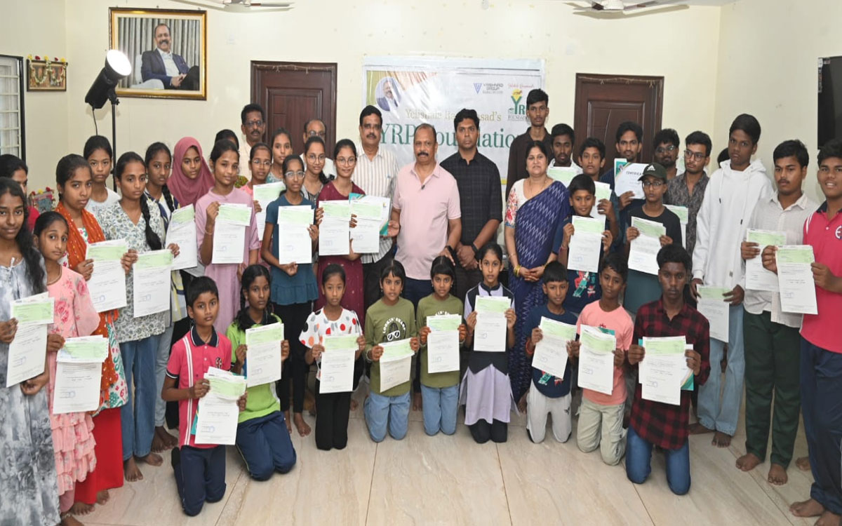 మూలాలను మర్చిపోవద్దు : వైఆర్పీ ఫౌండేషన్ చైర్మన్ యెలిశాల రవి ప్రసాద్