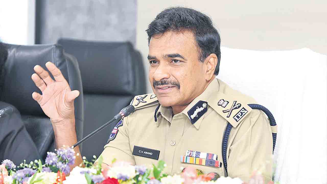 లోతైన విశ్లేషణతోనే నేరాల కట్టడి.. సైబర్‌, ఆర్థిక నేరాల్లో తగ్గుదల