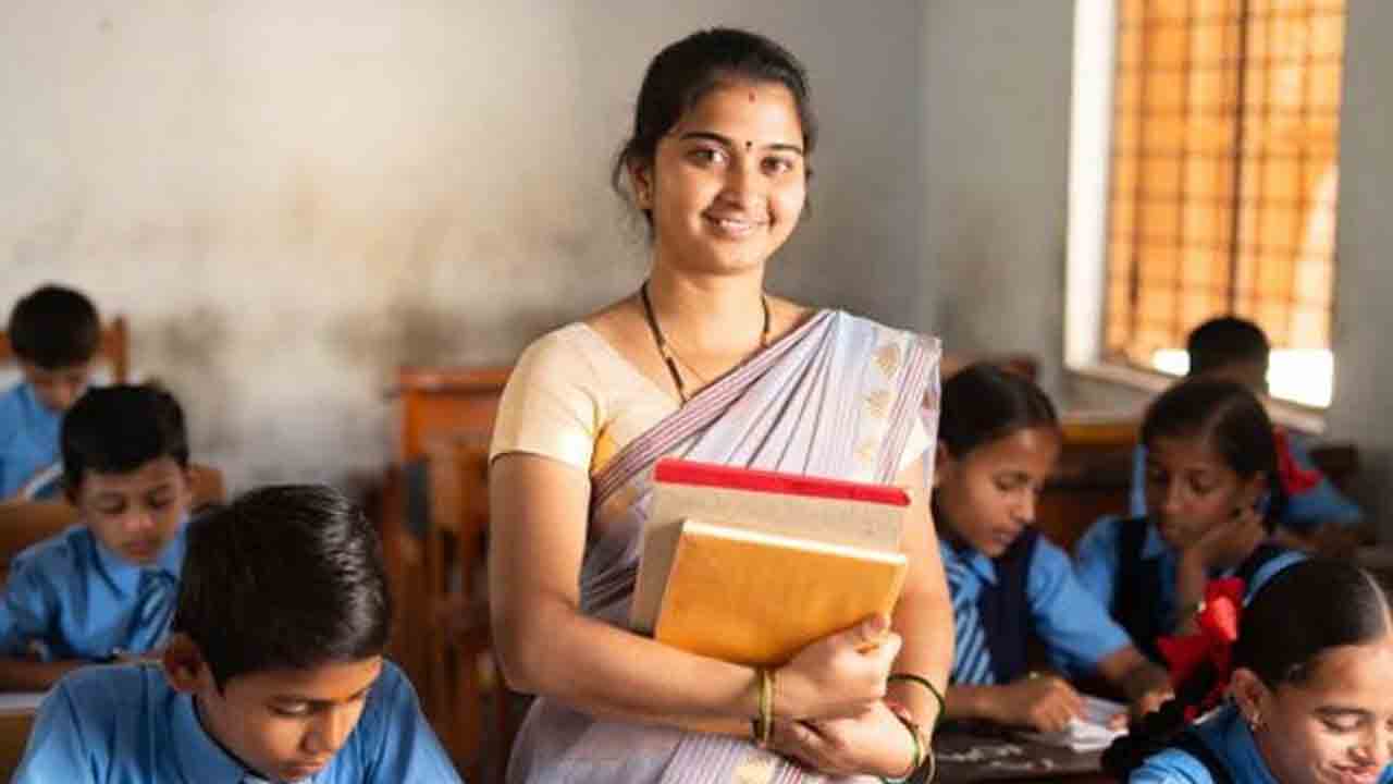 టీచర్లకు టెట్‌ మస్ట్‌