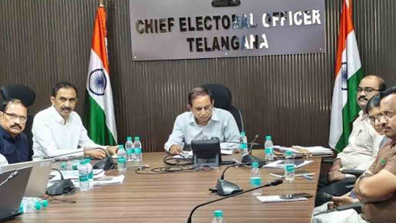 ఓటరు జాబితాలో పొరపాట్లకు తావివ్వొద్దు
