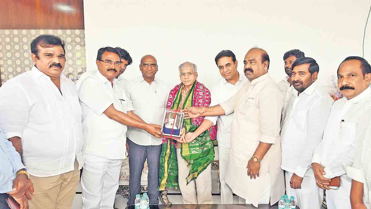 ఢిల్లీ పార్టీల చేతుల్లో తల్లడిల్లుతున్న తెలంగాణ