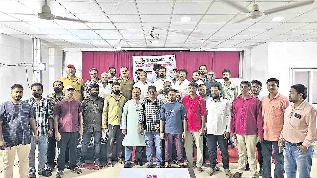 వాహన, డెలివరీ సేవలు బంద్‌.. నిరవధిక సమ్మెకు 16 వాహన సంఘాల పిలుపు