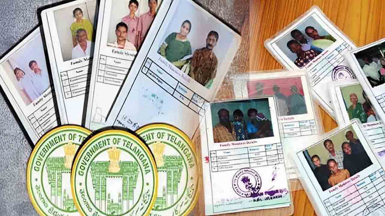 మూడు రంగుల్లో రేషన్‌కార్డు
