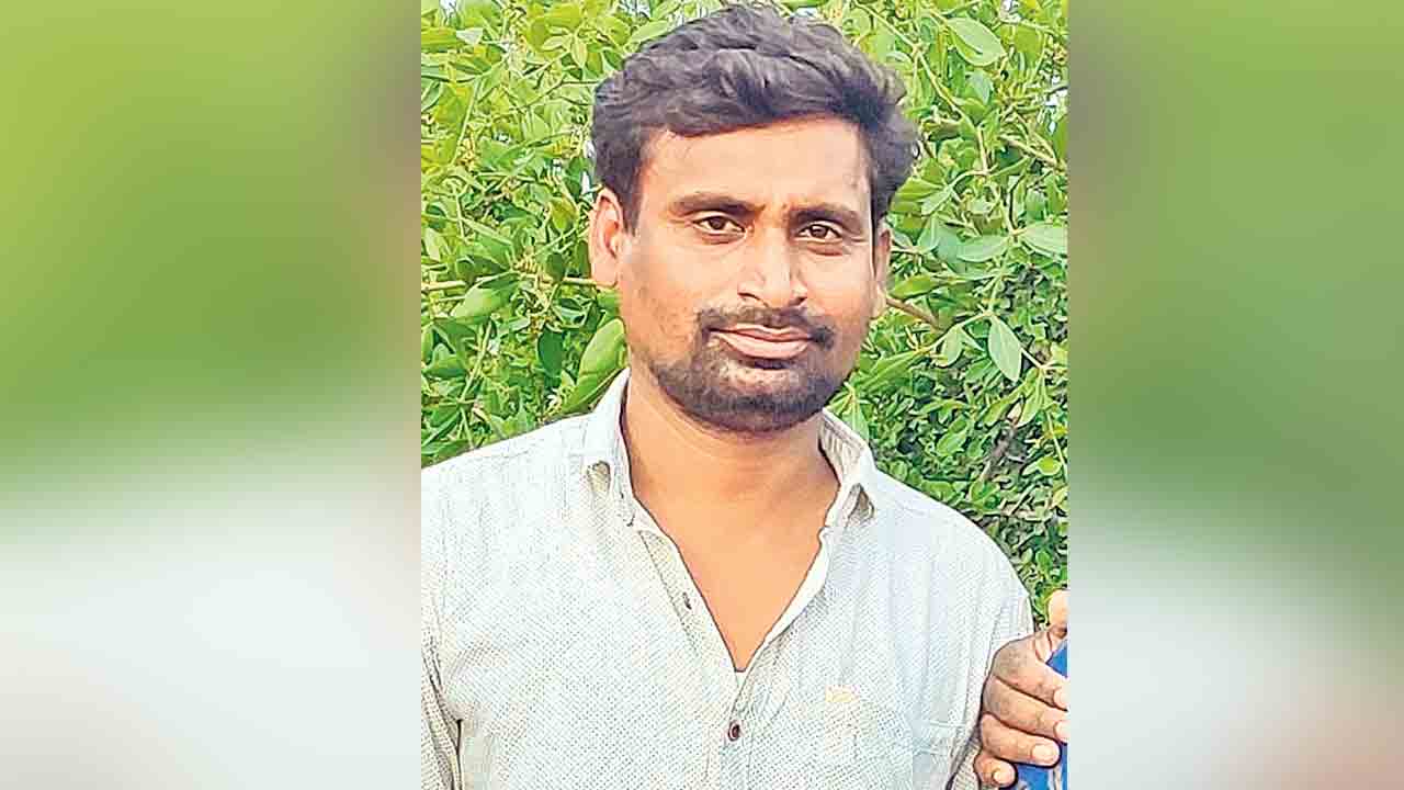 అప్పుల బాధతో రైతు బలవన్మరణం