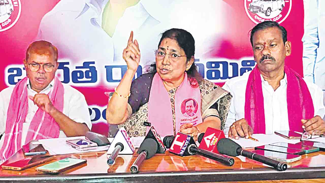 అబద్ధ్దాలకు కేరాఫ్‌ బీర్ల అయిలయ్య.. 100 రోజుల్లో ఆలేరు రెవెన్యూ డివిజన్‌ ఏమైంది?