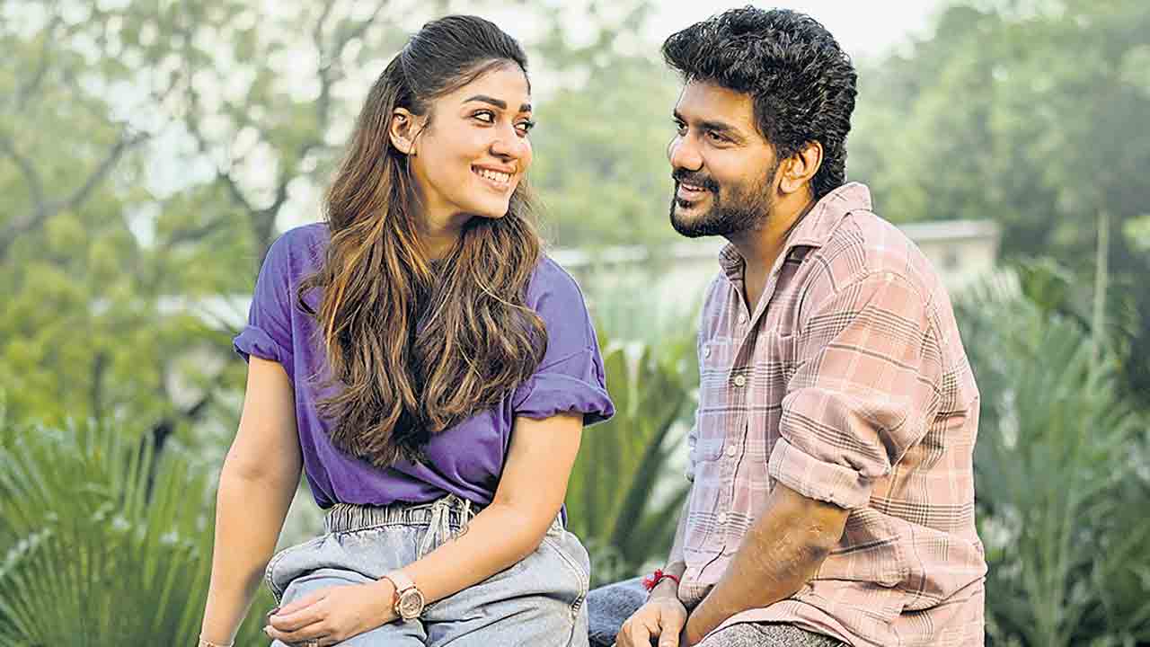 కుటుంబ బంధాలకు దర్పణం