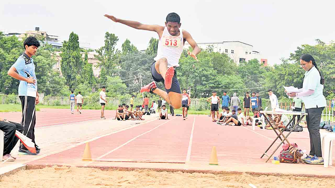 హనుమకొండలో ముగిసిన అథ్లెటిక్స్‌ పోటీలు