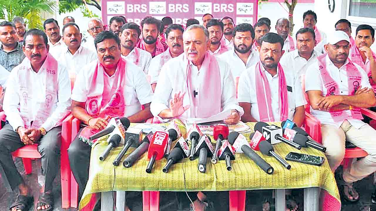 కాంగ్రెస్‌ అసమర్థ పాలనతో రైతులకు శాపం