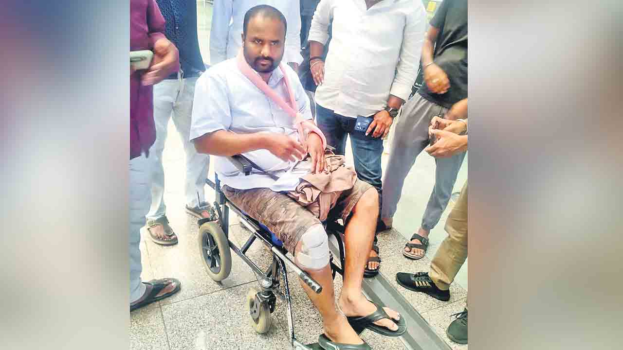 కేటీఆర్‌ చొరవతో స్వదేశానికి గల్ఫ్‌ బాధితుడు.. దవాఖాన, విమాన టికెట్‌ ఖర్చులు భరించిన కేటీఆర్‌