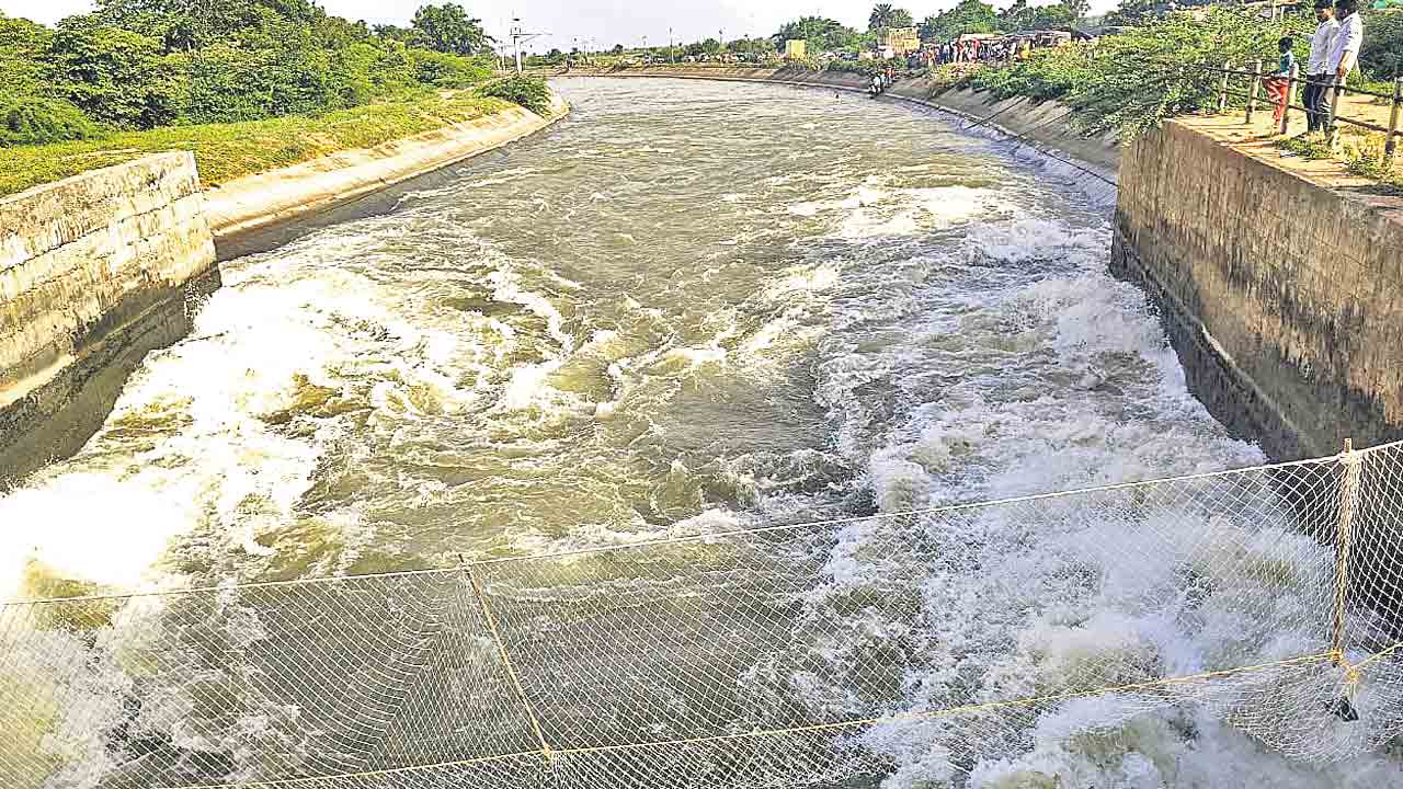 చిట్టెం హెచ్చరికలతో కదిలిన సర్కార్‌.. జూరాల ఎడుమ కాలువకు నీటి విడుదల