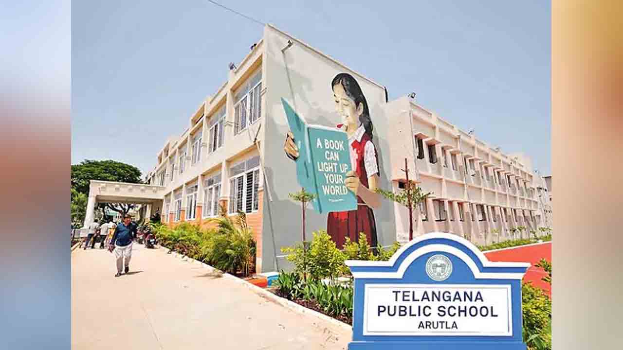 డిసెంబర్‌లోగా మూడు పబ్లిక్‌ స్కూళ్లు