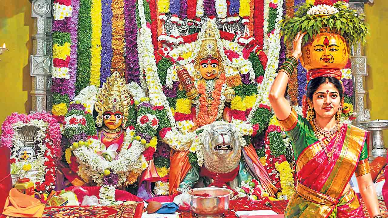 నేడు లష్కర్‌ బోనాలు.. రేపు రంగం.. అంబారీపై అమ్మవారి ఊరేగింపు