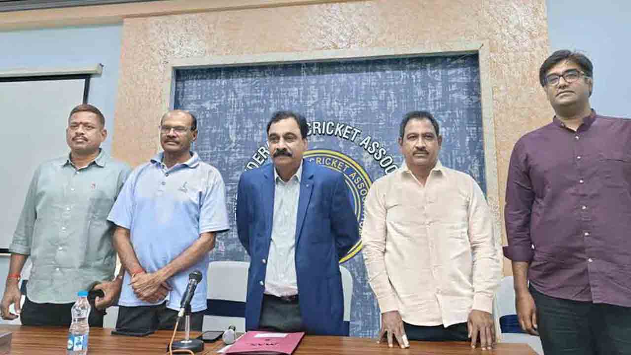 అన్ని జిల్లాల్లో క్రికెట్‌ అభివృద్ధికి హెచ్‌సీఏ రోడ్‌మ్యాప్‌
