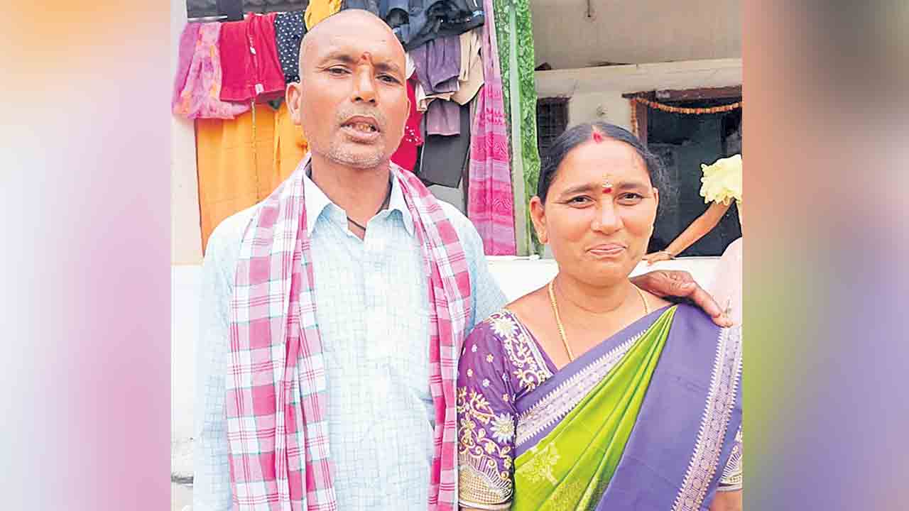 భార్యాభర్తల హత్య కలకలం.. మృతదేహాలను భూమిలో పాతి పెట్టిన గుర్తుతెలియని వ్యక్తులు