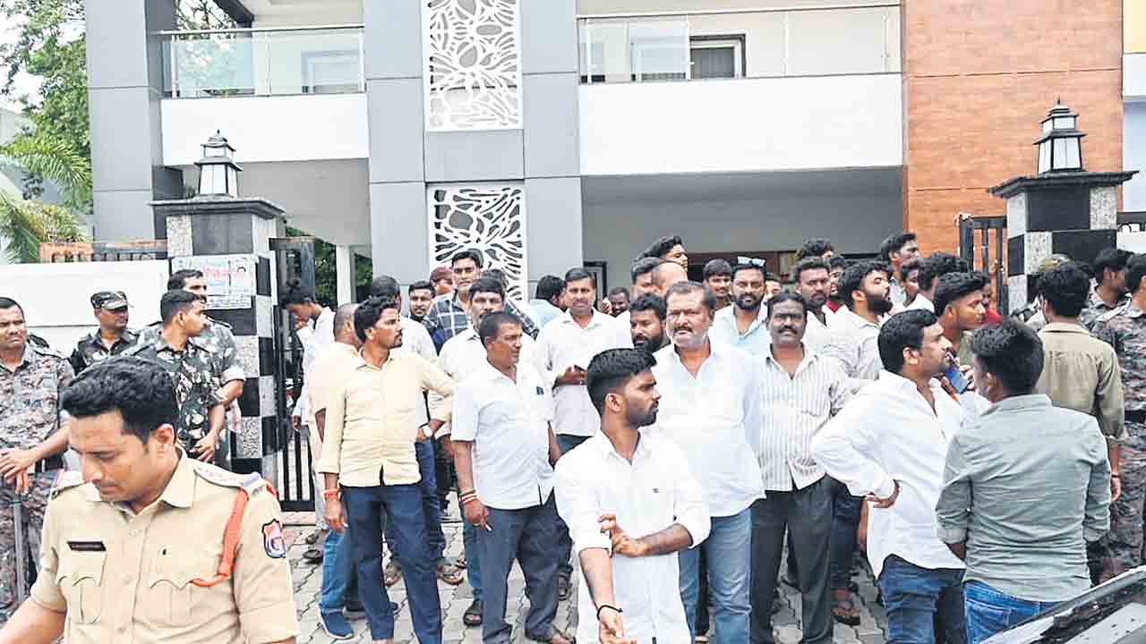 అధికారం మాటున బీజేపీ అరాచకం.. కరీంనగరంలో రెచ్చిపోతున్న ‘కమలం’ శ్రేణులు