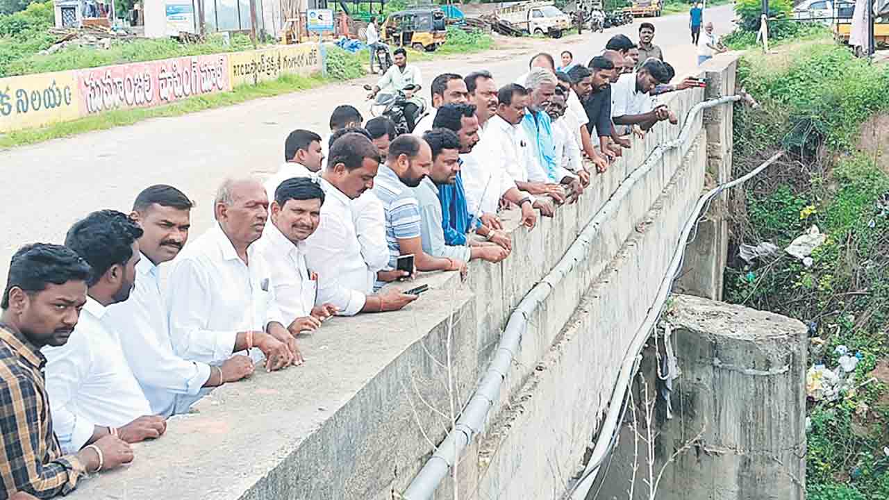 మేడిపల్లి సత్యం.. అసత్యాలు మానుకో.. మాజీ ఎమ్మెల్యే సుంకె రవిశంకర్‌