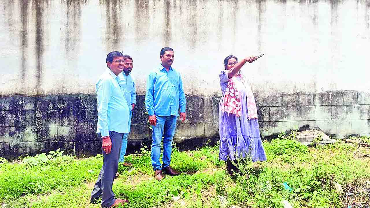 హాస్టల్‌లో ఉండలేక.. శిక్షలు భరించలేక