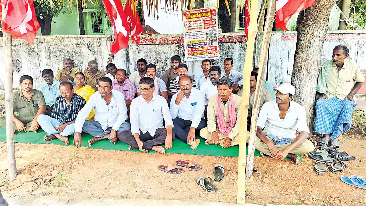 కనీస వేతనం రూ.26 వేలు ఇవ్వండి