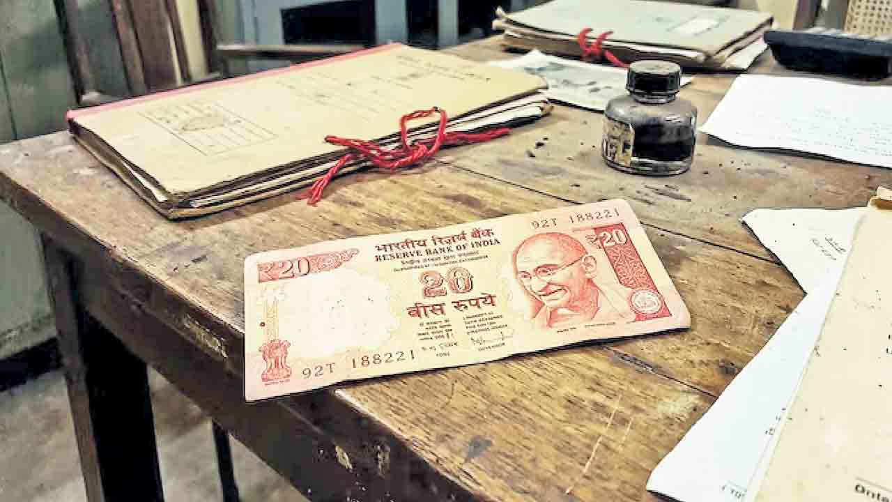 రూ.20 లంచం కేసులో 30 ఏండ్ల న్యాయ పోరాటం!