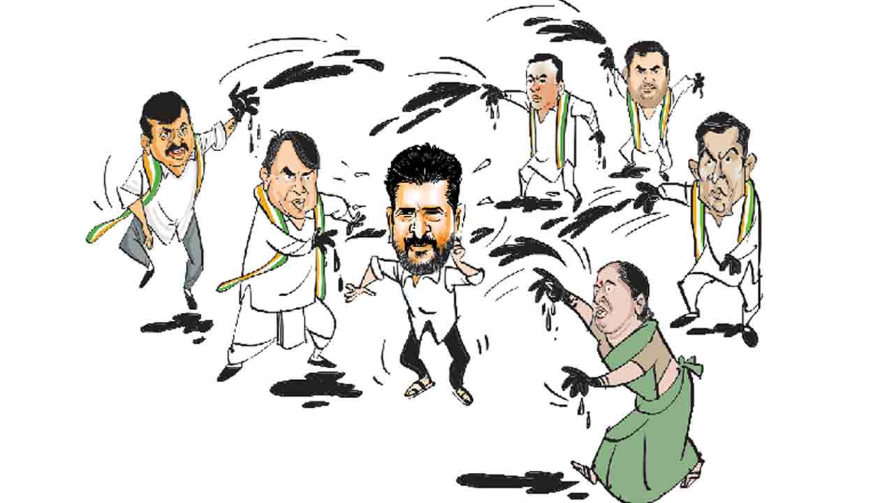 రచ్చకెక్కిన కాంగ్రెస్‌.. పాలన పాతర.. పంచాయితీల జాతర