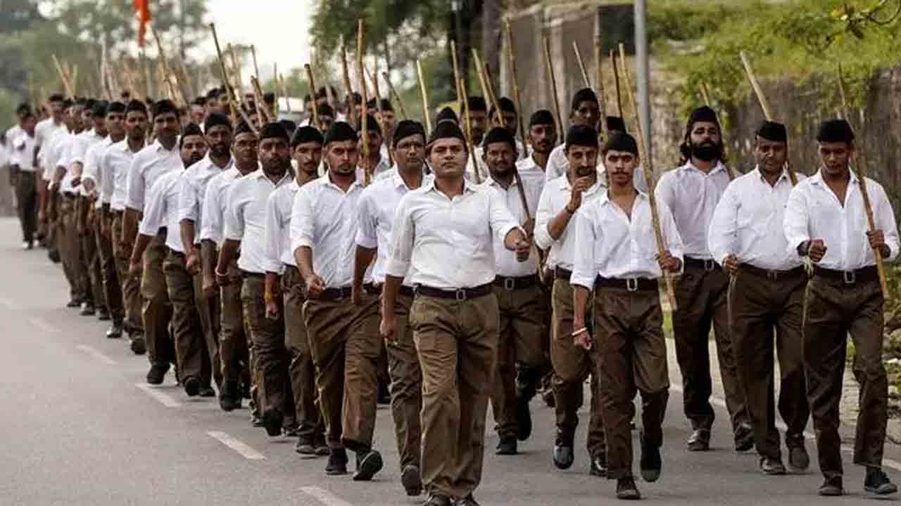 ఆర్‌ఎస్‌ఎస్‌పై ఆంక్షలు విధించండి