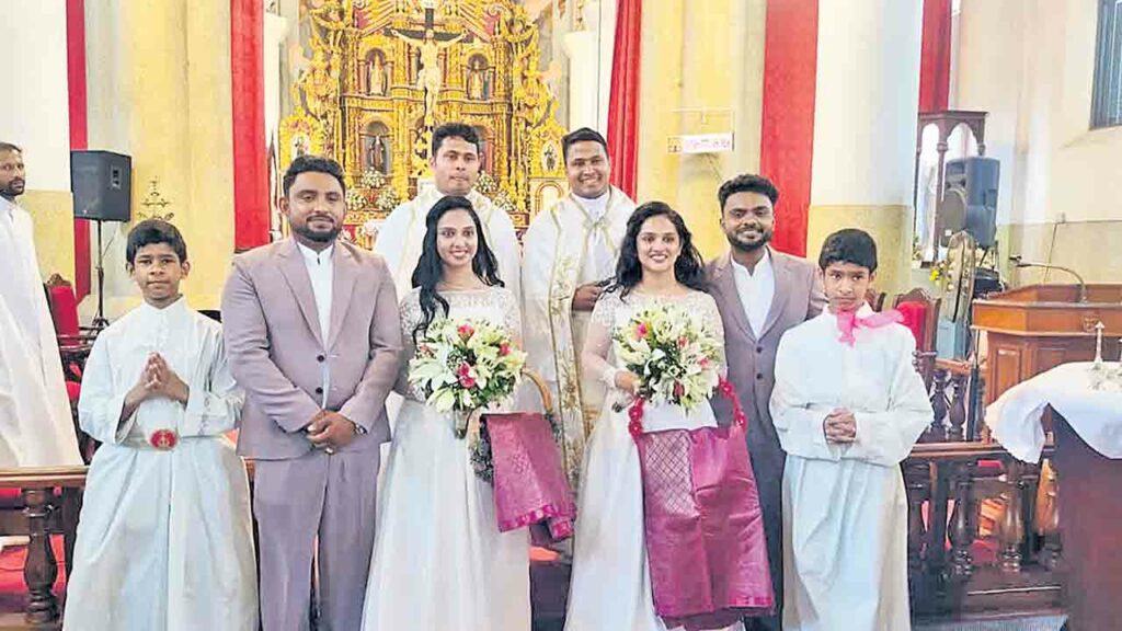 Twins Marriage | కవలల పెండ్లి.. వధూవరులే కాదు, మత పెద్దలు కూడా కవలలే!