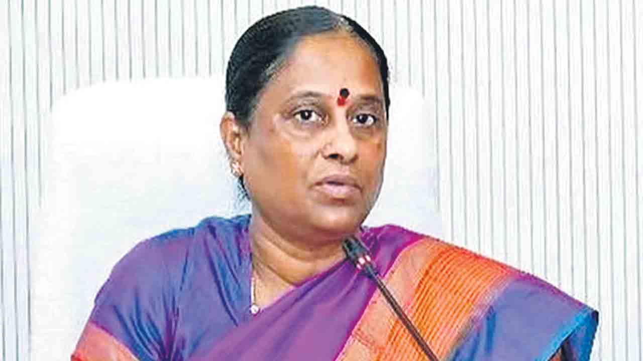 ఆ ఎమ్మెల్యేల వెనుక అదృశ్యవ్యక్తి.. వారితో మాట్లాడిస్తున్నది అతనే