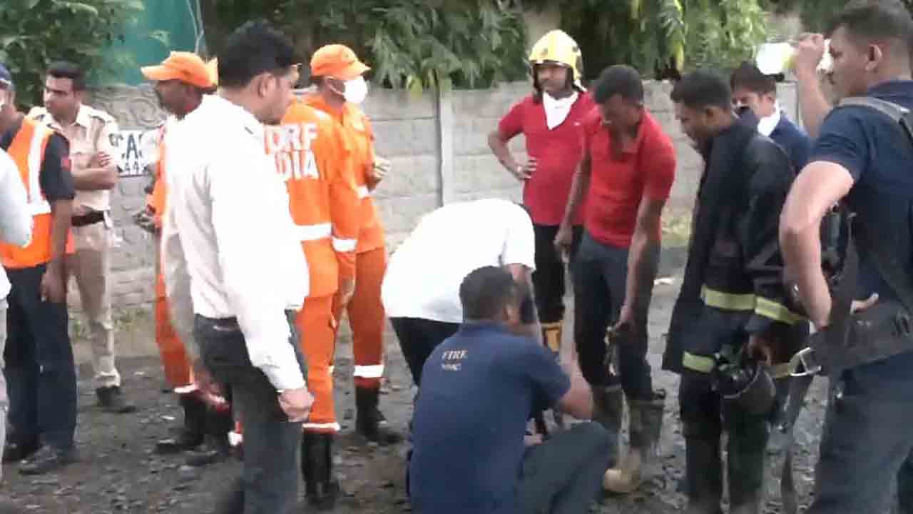 క్లోరిన్‌ గ్యాస్‌ లీకేజ్‌.. 56 మందికి అస్వస్థత