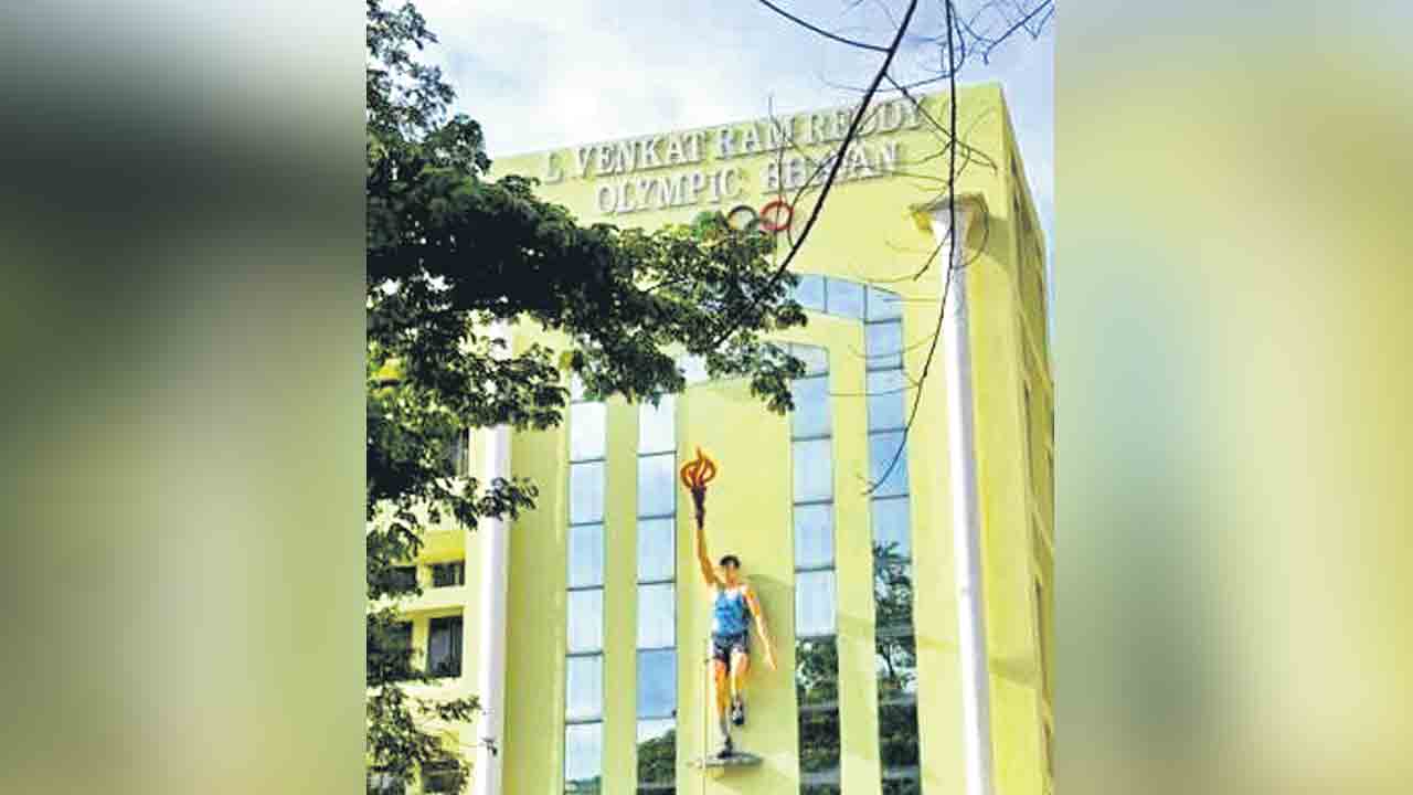 తెలంగాణ ఒలింపిక్‌ సంఘాన్ని గాడిలో పెట్టండి.. రాష్ట్ర ప్రభుత్వాన్ని కోరిన పీటీ ఉష
