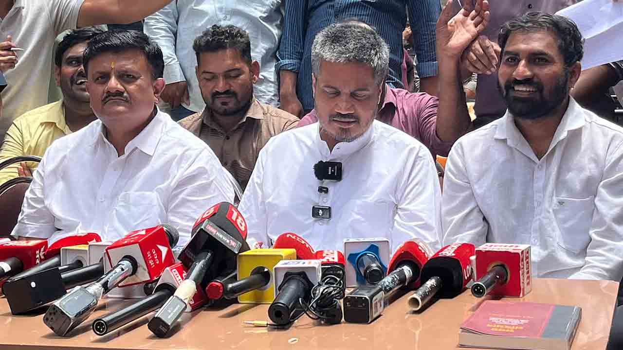 40 లక్షలకు ప్రశ్నాపత్రం.. డ్రగ్‌ ఇన్‌స్పెక్టర్‌ పేపర్‌ విక్రయం