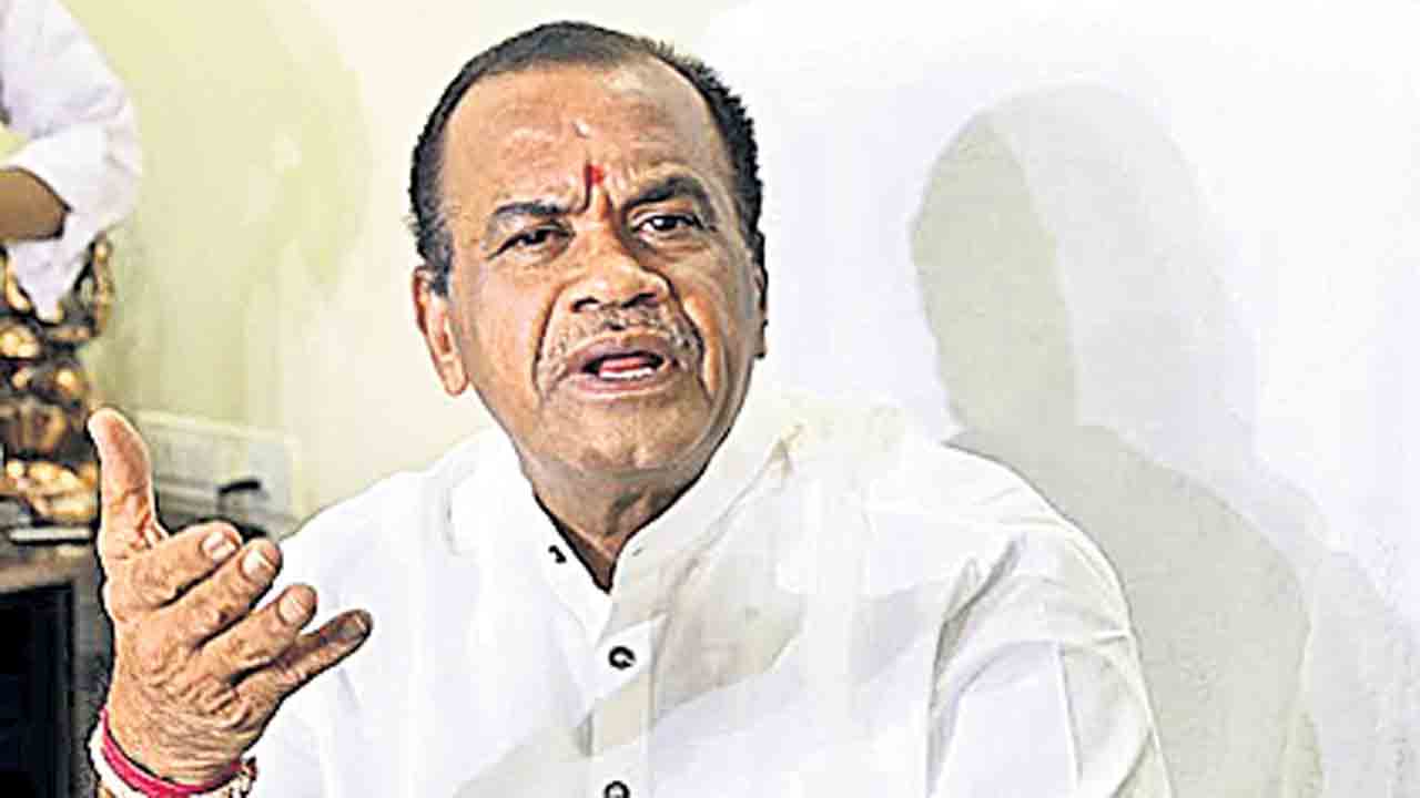 ఎన్‌హెచ్‌-65పై ఫ్లై ఓవర్లు పూర్తిచేయాలి : కోమటిరెడ్డి