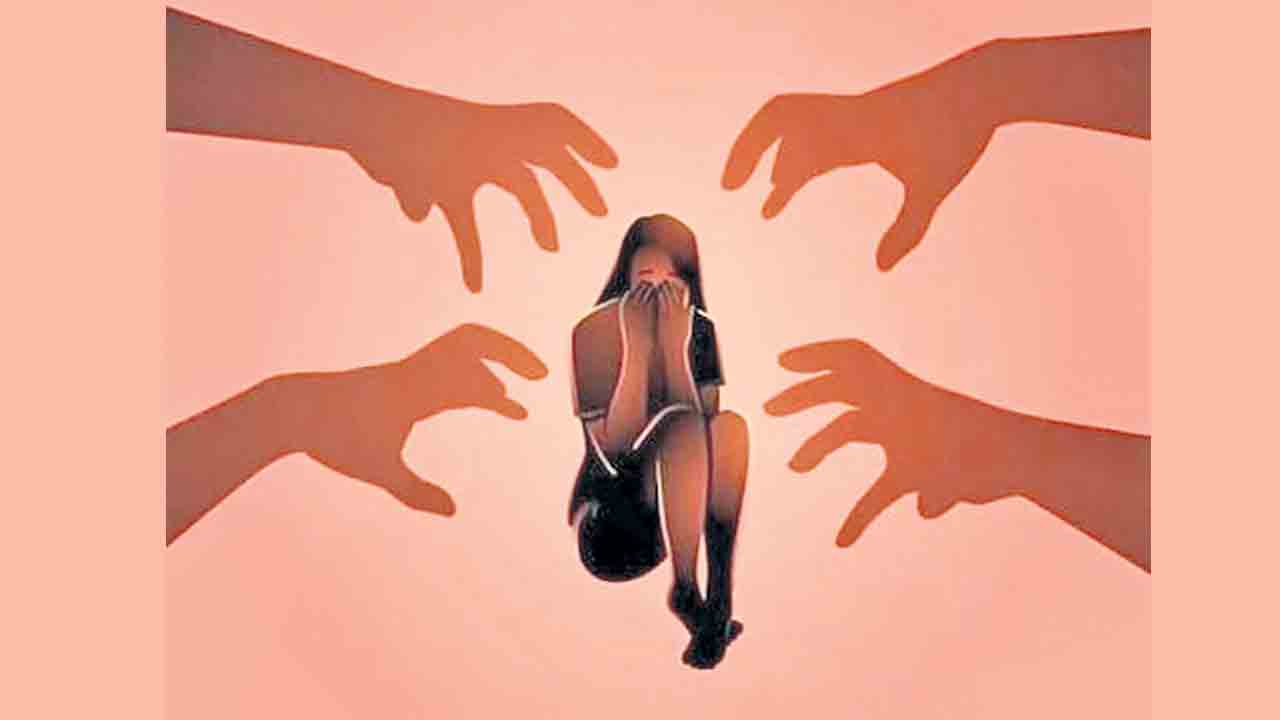 22 మంది బాలికలపై లైంగిక వేధింపులు.. మహారాష్ట్ర ఆశ్రమ పాఠశాలలో ఘటన