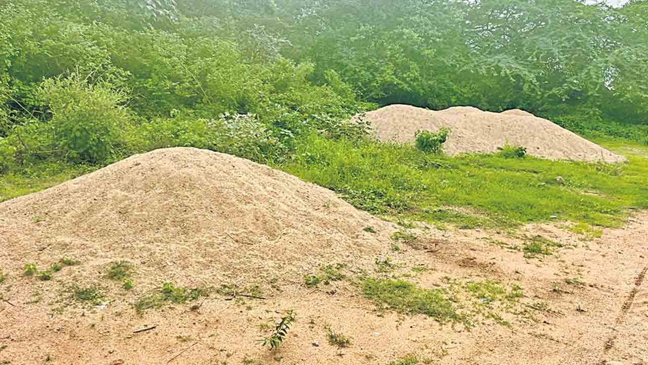 అక్రమ రవాణాకు చెక్‌ పడేనా..