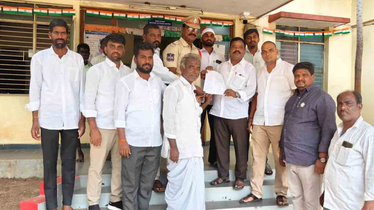 నిజాలు రాస్తే.. విషం కక్కుతారా ?