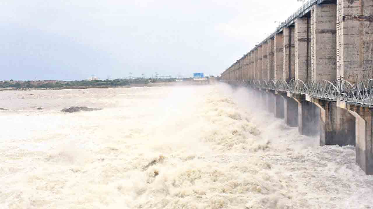 జల పరవళ్లు