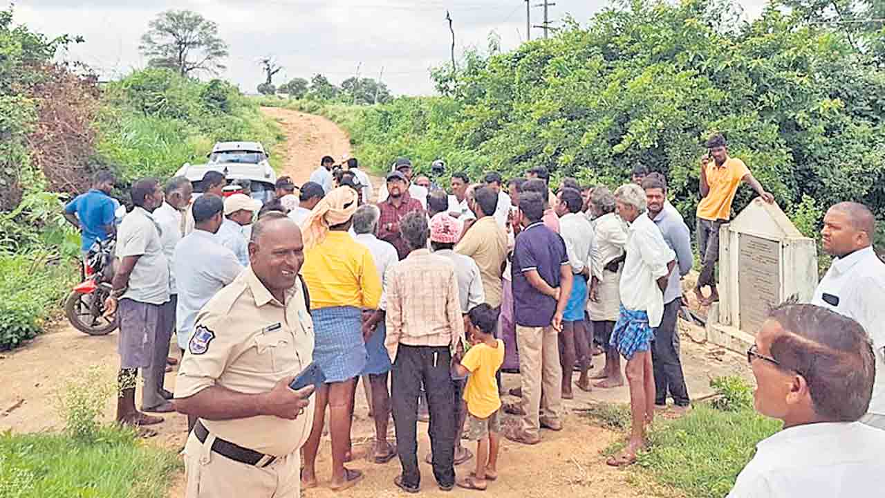 పరిహారం తేల్చాకే సర్వే చేయాలి