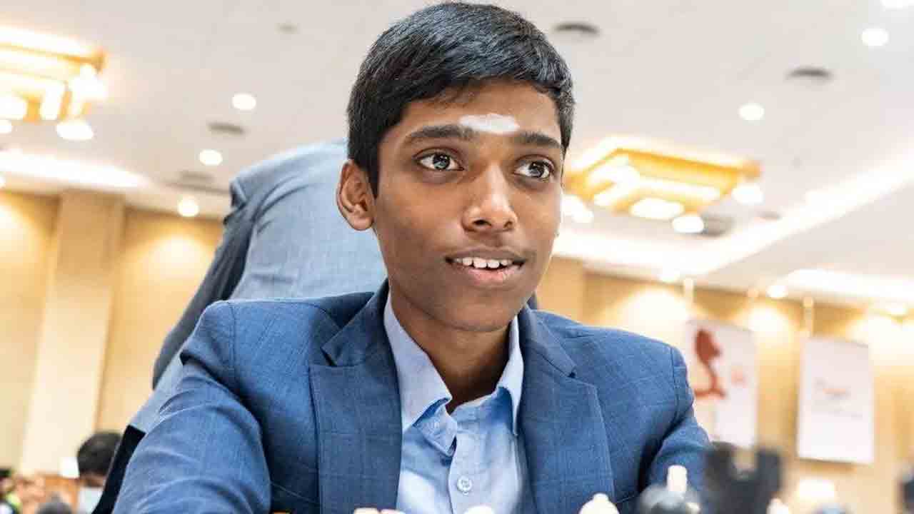 టాప్‌లో ప్రజ్ఞానంద