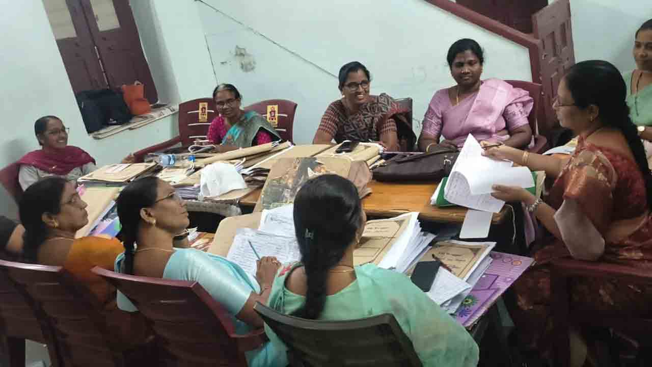 అంగన్వాడీ పోస్టులకు పైరవీల జోరు