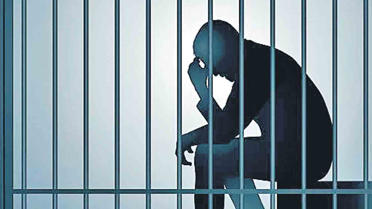రాజకీయ ఖైదీలకు విముక్తి ఎప్పుడు?