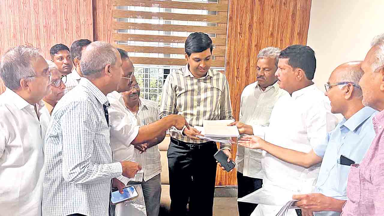22ఏ జాబితాపై బీఆర్‌ఎస్‌ పోరుబాట