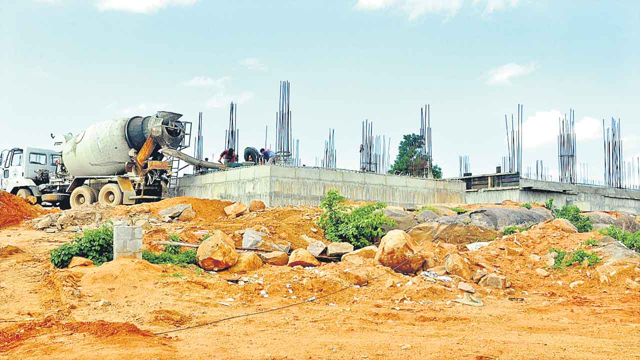 ..మల్టీ లూటీ పార్క్‌.. ‘హుకూం’పేటగా మారిన హకీంపేట