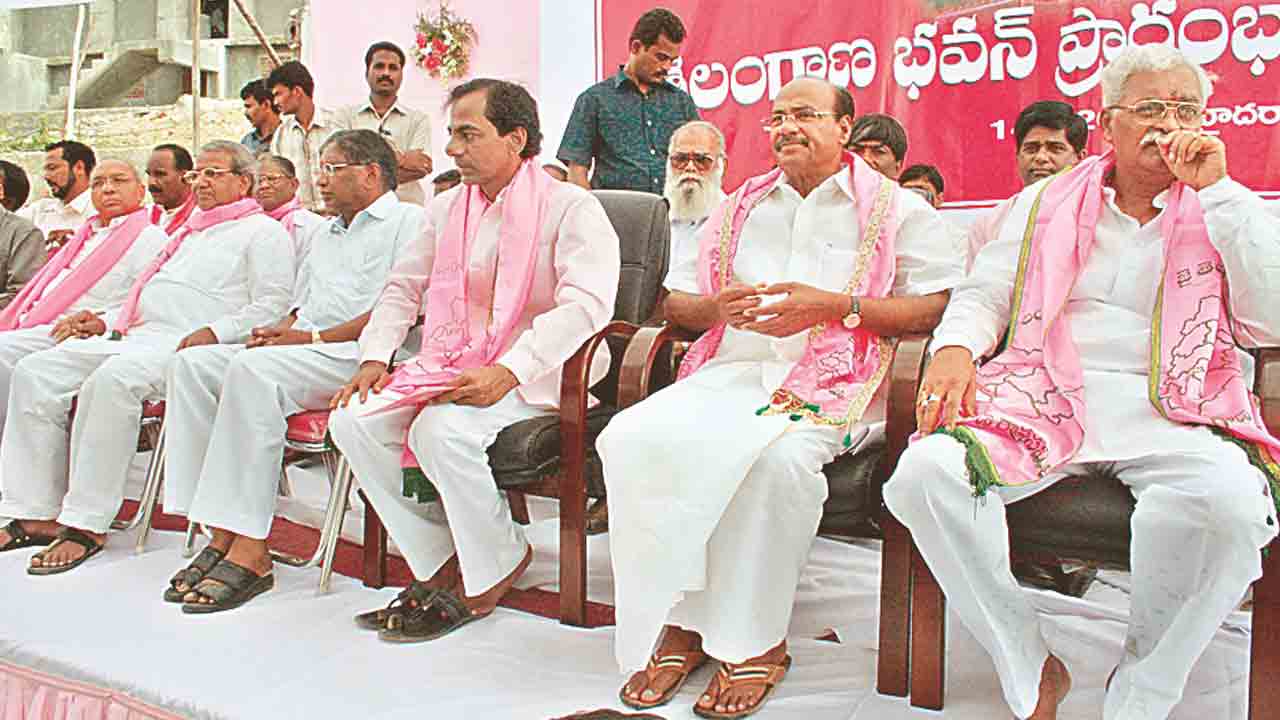 భవన వైభవం.. భువన సౌరభం