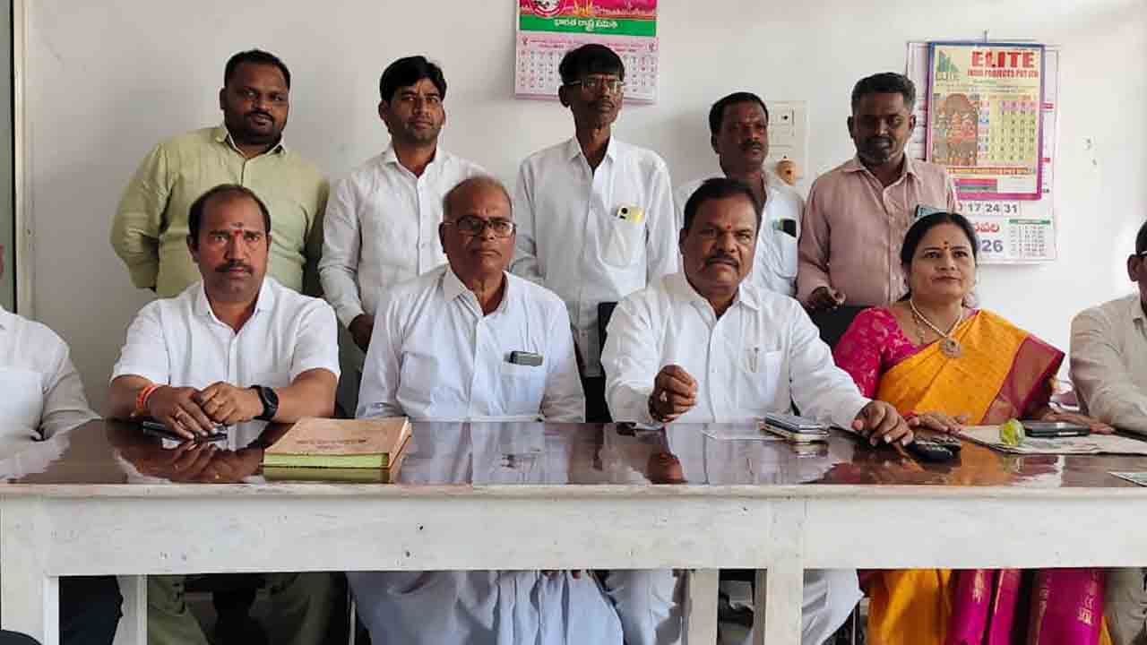 అన్నదాతను విస్మరిస్తే పుట్టగతులుండవు