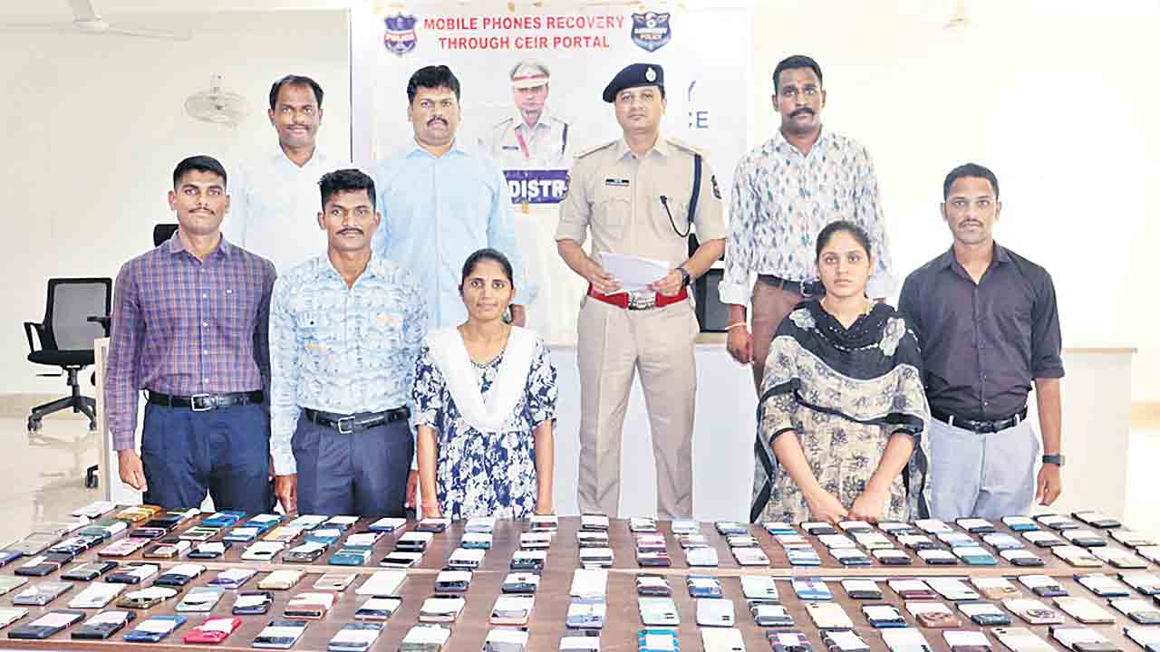 రూ. కోట్ల విలువైన ఫోన్ల రికవరీ