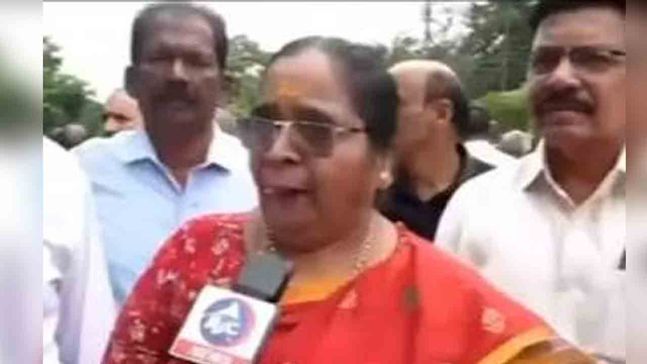 భట్టి భార్యపై కమీషన్‌ ఆరోపణలు!