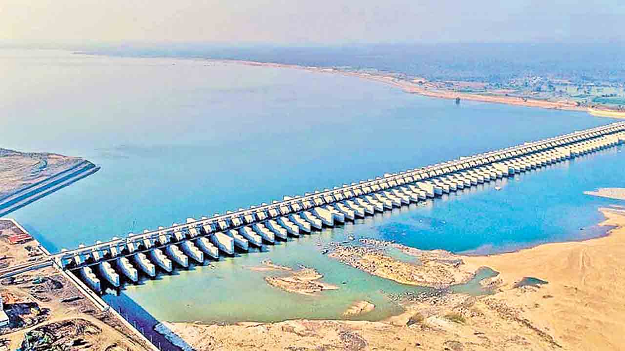 కాళేశ్వరంపై ఆగని అడ్డగోలు వాదనలు